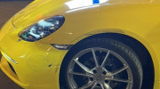 Hà Nội: Lái xe Lexus tạt đầu Porsche 718 Cayman trên phố Hàng Bài