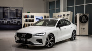 Volvo S60 ra mắt tại Việt Nam với giá gần 1,7 tỷ đồng: Đối thủ nặng ký thực sự của Mercedes-Benz C-Class