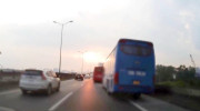 Hà Nội: Phạt 5 triệu đồng tài xế xe khách đi vào làn dừng khẩn cấp