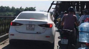 Phạt 1,5 triệu đồng lái xe ô tô đi trên cầu Long Biên