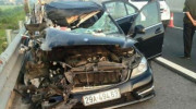Khởi tố tài xế vụ xe Mercedes húc ô tô chở thép khiến 3 người tử vong