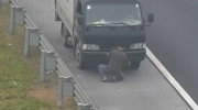 Xe tải che biển số, đi lùi trên cao tốc Hà Nội- Hải Phòng để né phạt nguội