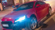 Hà Nội: Audi TTS leo dải phân cách trong đêm, đầu xe thương tích nghiêm trọng