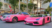 Sài Gòn: Lamborghini Aventador và Rolls-Royce Ghost khuấy động cả con đường với tông hồng rực rỡ