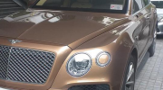 Hà Nội: Siêu SUV Bentley Bentayga bị gương tặc hỏi thăm trong tích tắc
