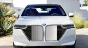 BMW giới thiệu đèn pha đổi màu tích hợp vào lưới tản nhiệt, có thể tùy chỉnh giao diện tùy ý