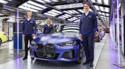 BMW i4 đầu tiên xuất xưởng, đánh dấu cột mốc lớn trên con đường điện khí hóa dòng sản phẩm
