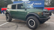 Ford Bronco đẹp hoang dã với màu sơn xanh lục mới