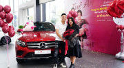 Trung vệ Bùi Tiến Dũng sắm xế sang Mercedes-Benz GLC 300 tặng vợ và con gái đầu lòng