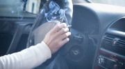 Hút thuốc trong xe có thể sẽ bị phạt từ 500 - 3.000 Euro