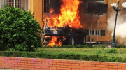 Điều tra nguyên nhân xe ô tô bốc cháy tại khu đô thị Đền Lừ