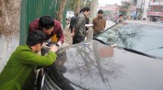Hàng loạt xế hộp bị đập vỡ kính trộm đồ ở Hà Giang