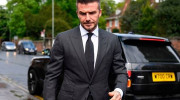 Sử dụng điện thoại khi đang lái xe, David Beckham bị tước bằng 6 tháng