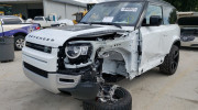 Land Rover Defender 2022 rụng bánh trước được rao bán với giá chỉ 473 triệu VNĐ