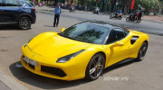 Ferrari 488 GTB màu vàng rực rỡ của Phan Thành lại được dịp xuống phố cuối tuần