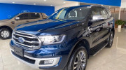 Ford Everest bất ngờ có thêm màu sơn xanh mới tại Việt Nam