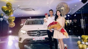 Tiền vệ Phan Văn Đức tậu Mercedes-Benz GLC hơn 2 tỷ đồng nhân dịp về thăm gia đình