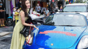 Siêu xe thể thao Porsche chở đầy hoa chúc mừng sinh nhật Hoa hậu Đỗ Mỹ Linh
