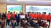 Honda Việt Nam trao thưởng Winner X và Lead cho các tuyển thủ bóng đá dành HCV tại Seagames 30