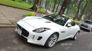 Jaguar F-Type S trắng gây náo động đường phố Sài Gòn