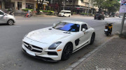 Bắt gặp hàng hiếm Mercedes-AMG SLS trên phố Sài Thành: Vẫn xứng danh 