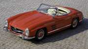Mercedes kỷ niệm 300 SL Roadster tròn 60 tuổi