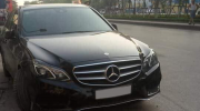 Hà Nội: Tài xế Mercedes-Benz say rượu, bỏ xe ngủ trên vỉa hè phố Liễu Giai