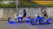 [VIDEO] Siêu mô tô V-Rex Travertson của ca sĩ Tuấn Hưng xuống phố sau khi độ dàn đèn 