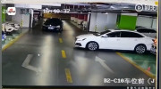Nữ tài xế Trung Quốc lóng ngóng đâm hỏng 3 xe BMW, Audi, Maserati trong hầm gửi xe