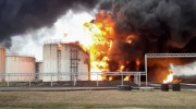 Cơ sở lọc dầu của Nga bốc cháy dữ dội, nghi do Ukraine tấn công