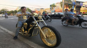 Chiêm ngưỡng bộ 3 mô tô mạ vàng có giá gần 10 tỷ của người đeo nhiều vàng nhất Việt Nam