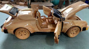 Porsche 911 Speedster 1989 điêu khắc gỗ của thợ Việt khiến bạn bè quốc tế trầm trồ