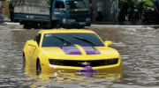 Xôn xao hình ảnh Chevrolet Camaro bất động trong nước lũ tại Hải Phòng