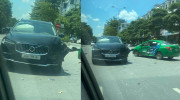 Hà Nội: Volvo XC90 rách đầu khi va chạm với xe taxi