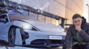 YouTuber người Nga cầm lái Porsche Taycan Turbo S đâm nát cửa đại lý bán xe
