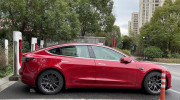 Chủ sở hữu Tesla bị tính phí sạc điện hơn 13,9 tỷ VNĐ vì lỗi phần mềm