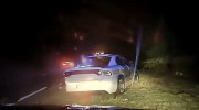 [VIDEO] Autopilot trên Tesla tiếp tục “mắc sai lầm”, đâm thẳng vào xe cảnh sát đỗ bên đường