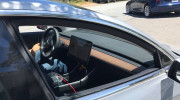 Tesla Model 3 phiên bản sản xuất có một khoang nội thất siêu tối giản