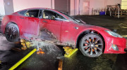 Tesla Model S bốc cháy dữ dội ngay tại Trung tâm Dịch vụ của Tesla