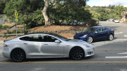 Đặt Tesla Model 3 cạnh Model S để thấy rõ chênh lệch về kích thước