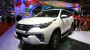 Giảm giá 30 triệu VNĐ, Toyota Fortuner quyết tâm trở lại 