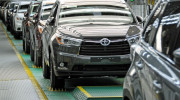 Toyota triệu hồi SUV Highlander 2016 vì lỗi đèn cảnh báo dầu phanh