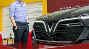 Chủ tịch Rolls-Royce Motorcars Hà Nội nhận xe VinFast Lux và chia sẻ đầy bất ngờ