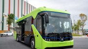 Xe buýt điện của VinFast chính thức lăn bánh trên đường