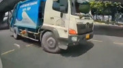 TP. Hồ Chí Minh: Xe rác không nhường đường cho xe cứu thương dẫn đến tai nạn nghiêm trọng