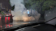 Hà Nội: Xe taxi bất ngờ bốc cháy lúc rạng sáng tại cổng khu đô thị Time City