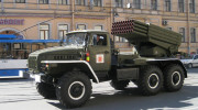 Xe quân đội Nga sử dụng bộ lốp hơn 30 năm từ thời Liên Xô trong cuộc chiến tranh với Ukraina