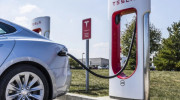 “Gã khổng lồ” xe điện Mỹ Tesla lên kế hoạch “bắt tay” với công ty công nghệ sạc không dây