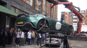 Đỗ sai vị trí, siêu phẩm triệu đô Aston Martin V12 Speedster bị cảnh sát “bế” về đồn