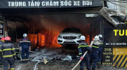 Hà Nội: Cháy gara ô tô khiến 9 xế sang bị thiêu rụi